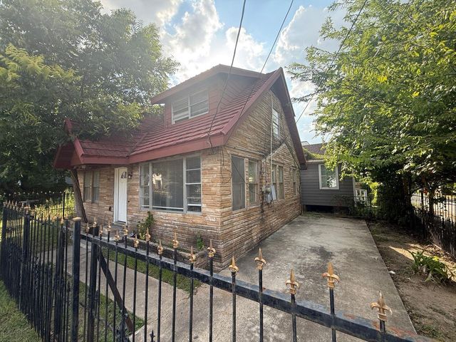 3012 Live Oak Street, Houston, TX 77004