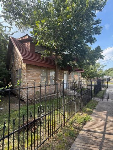 3012 Live Oak Street, Houston, TX 77004
