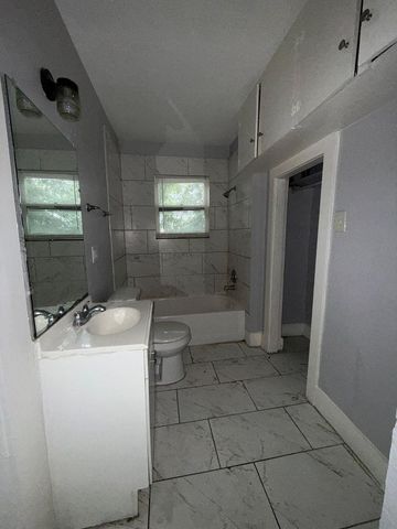 3012 Live Oak Street, Houston, TX 77004