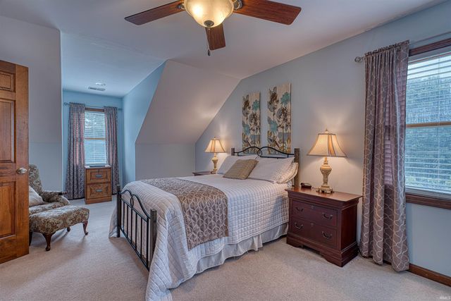 5733 Cherry Hill Drive, Newburgh, IN 47630