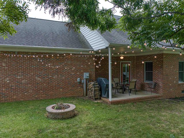 5733 Cherry Hill Drive, Newburgh, IN 47630