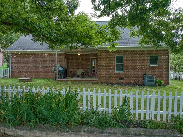 5733 Cherry Hill Drive, Newburgh, IN 47630