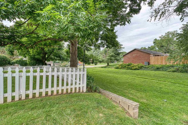 5733 Cherry Hill Drive, Newburgh, IN 47630
