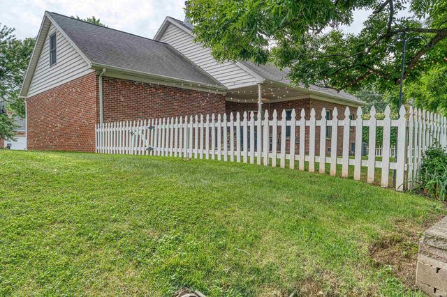 5733 Cherry Hill Drive, Newburgh, IN 47630