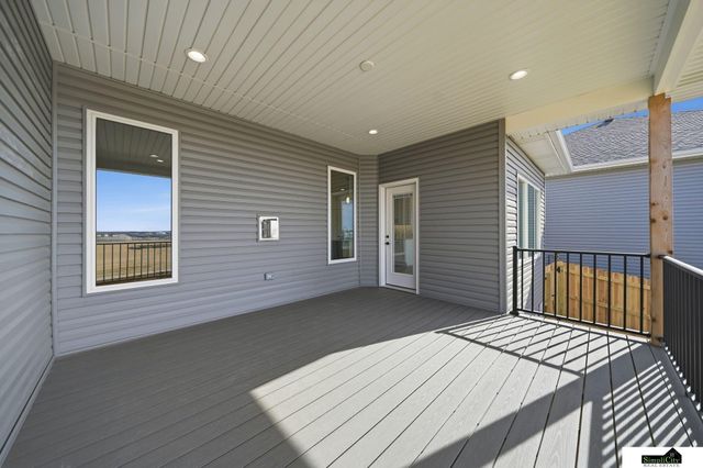 8621 S 49th Street, Lincoln, NE 68516