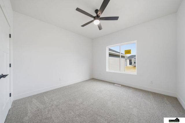 8621 S 49th Street, Lincoln, NE 68516