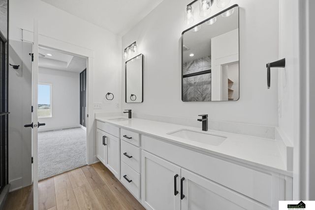 8621 S 49th Street, Lincoln, NE 68516