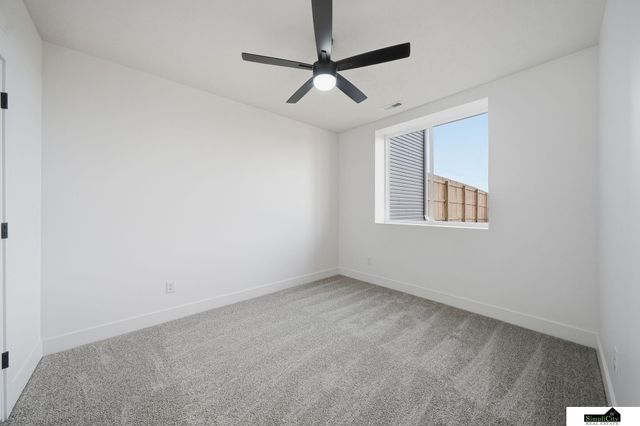 8621 S 49th Street, Lincoln, NE 68516