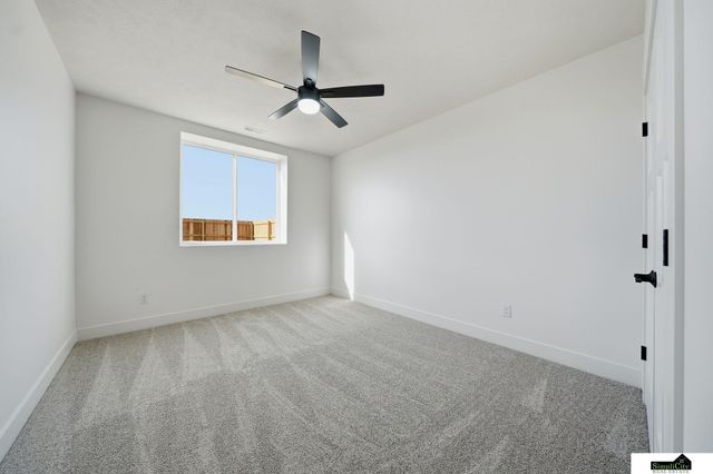 8621 S 49th Street, Lincoln, NE 68516