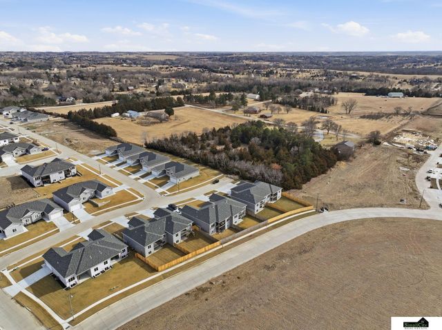 8621 S 49th Street, Lincoln, NE 68516