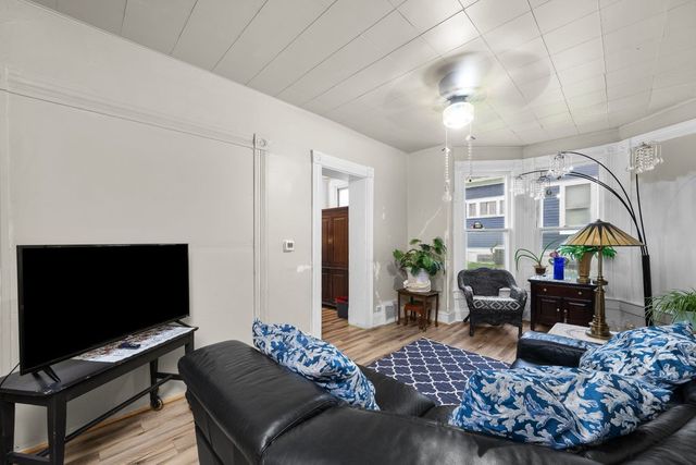 2022 IOWA Street, Davenport, IA 52803