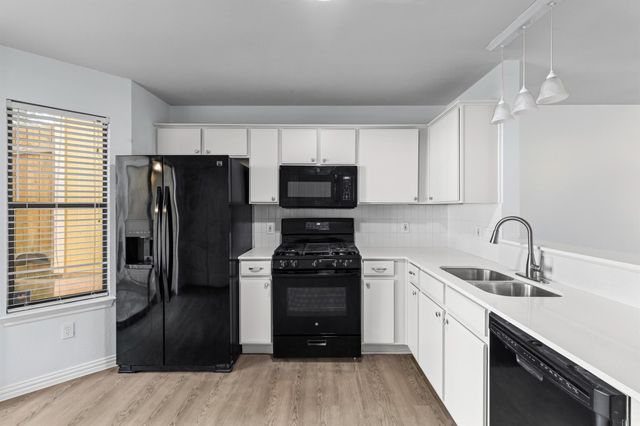 11901 Swearingen DR 110, Austin, TX 78758