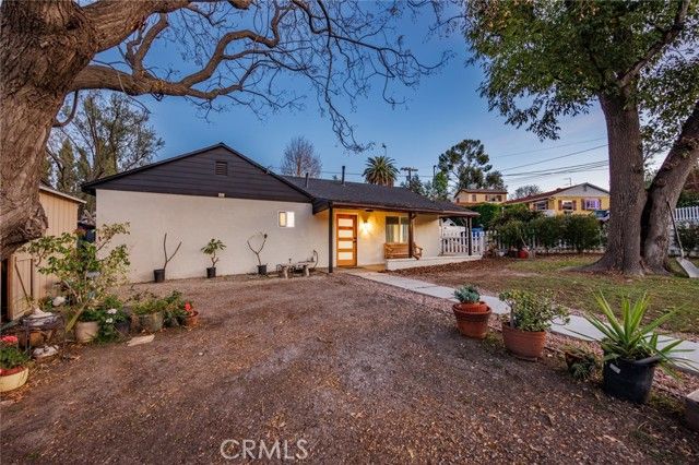 10648 Franlie, Sunland (los Angeles), CA 91040