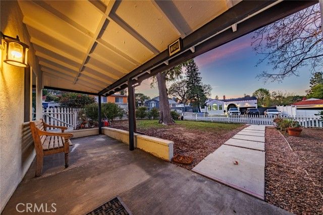 10648 Franlie, Sunland (los Angeles), CA 91040