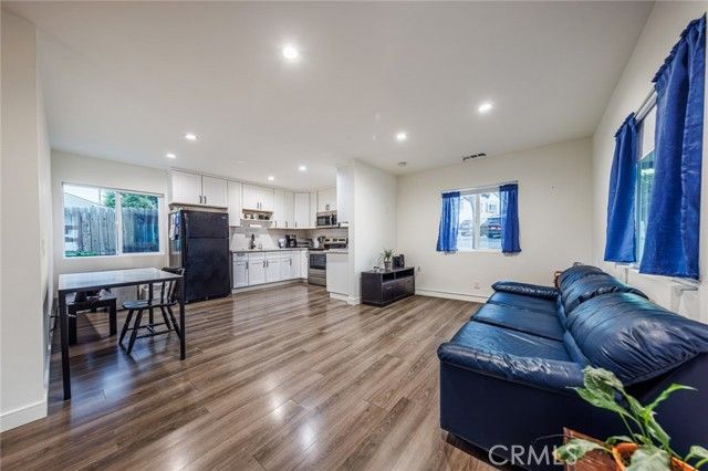 10648 Franlie, Sunland (los Angeles), CA 91040