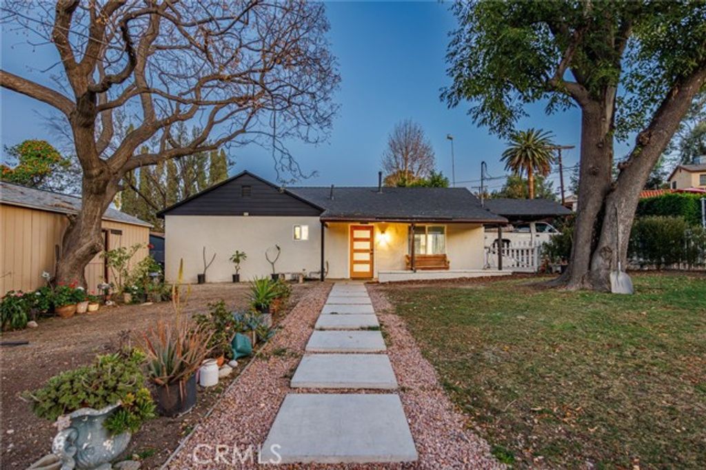 10648 Franlie, Sunland (los Angeles), CA 91040