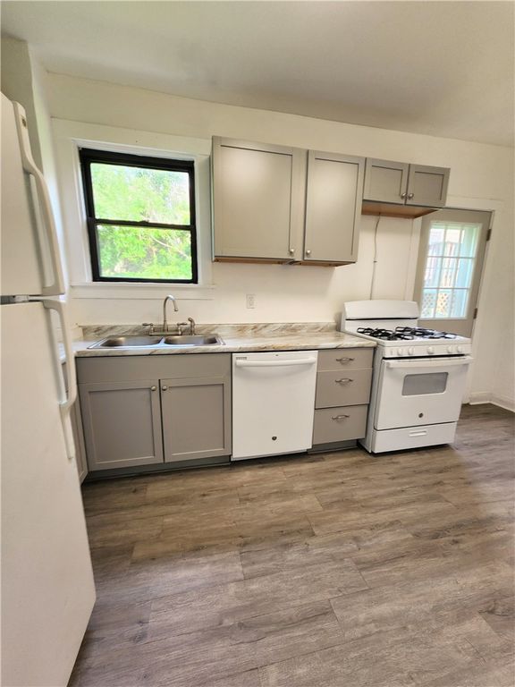 4303 Ludwick St, Squirrel Hill, PA 15217