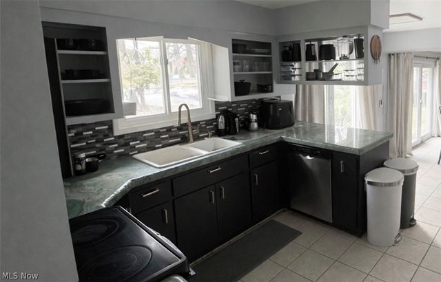 350 Panorama Drive, Seven Hills, OH 44131