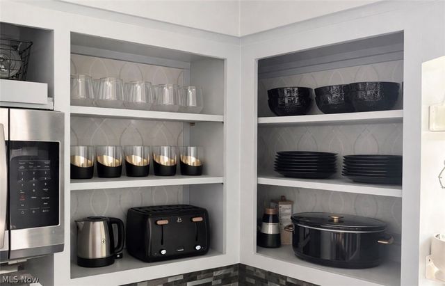 350 Panorama Drive, Seven Hills, OH 44131