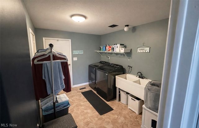 350 Panorama Drive, Seven Hills, OH 44131