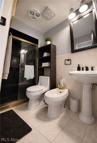 350 Panorama Drive, Seven Hills, OH 44131