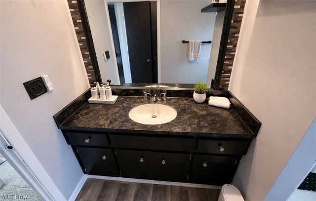 350 Panorama Drive, Seven Hills, OH 44131