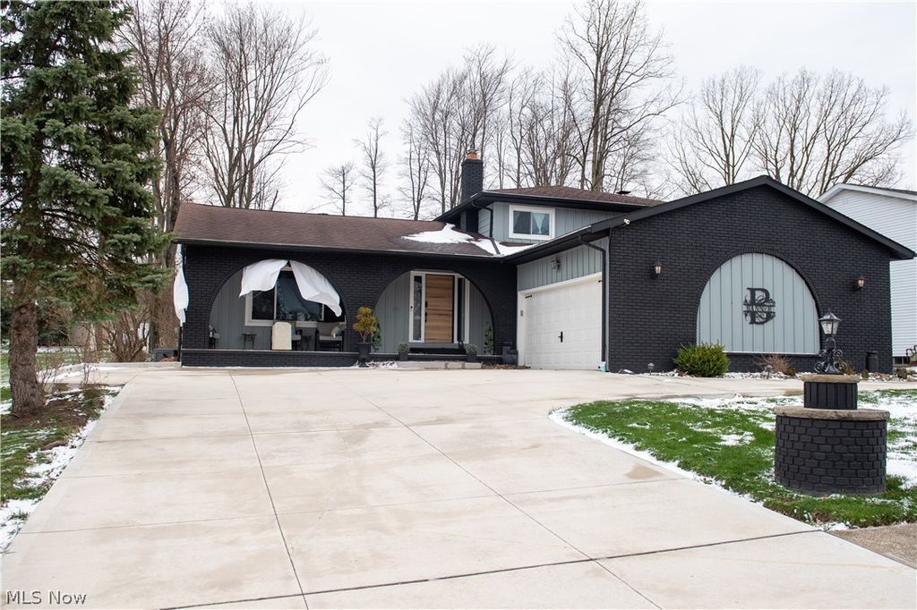 350 Panorama Drive, Seven Hills, OH 44131