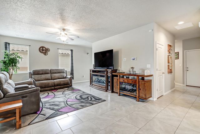 4244 Skyline Loop NE, Rio Rancho, NM 87144