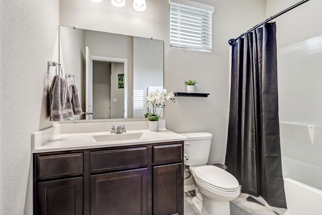 4244 Skyline Loop NE, Rio Rancho, NM 87144