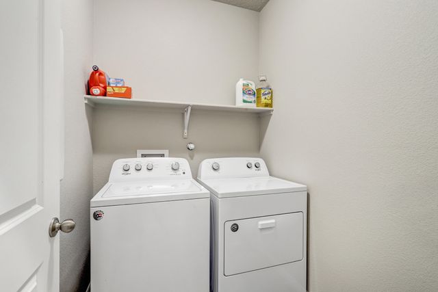 4244 Skyline Loop NE, Rio Rancho, NM 87144