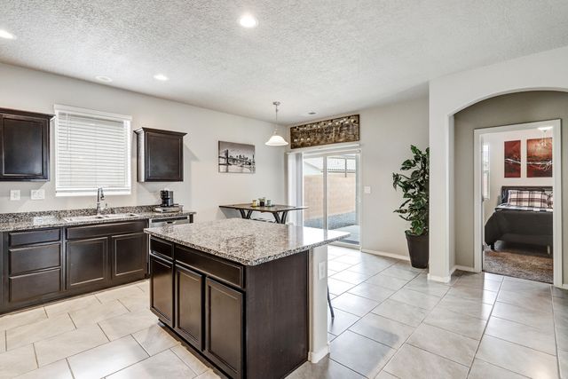 4244 Skyline Loop NE, Rio Rancho, NM 87144