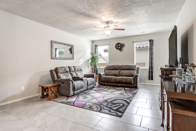 4244 Skyline Loop NE, Rio Rancho, NM 87144