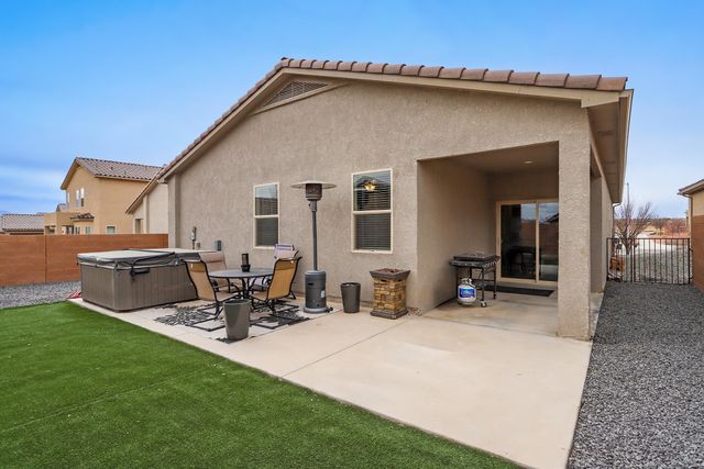 4244 Skyline Loop NE, Rio Rancho, NM 87144