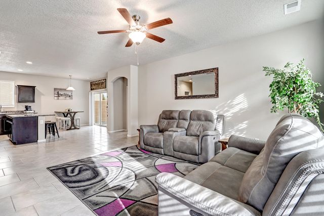 4244 Skyline Loop NE, Rio Rancho, NM 87144