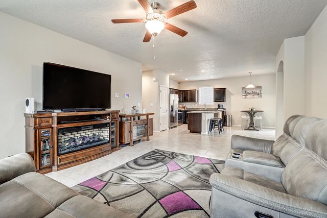 4244 Skyline Loop NE, Rio Rancho, NM 87144