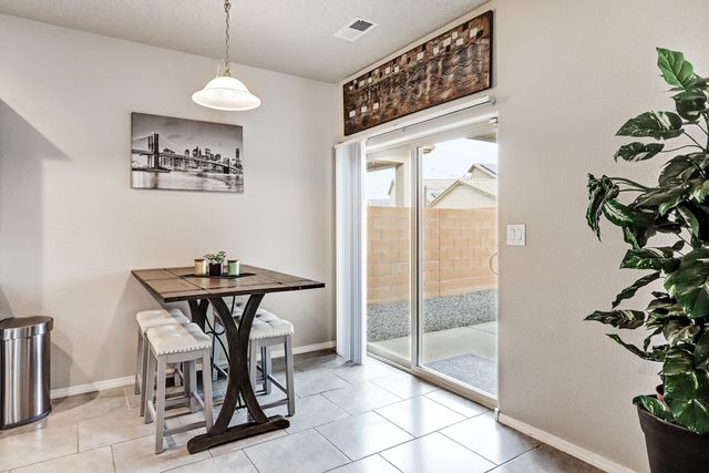 4244 Skyline Loop NE, Rio Rancho, NM 87144