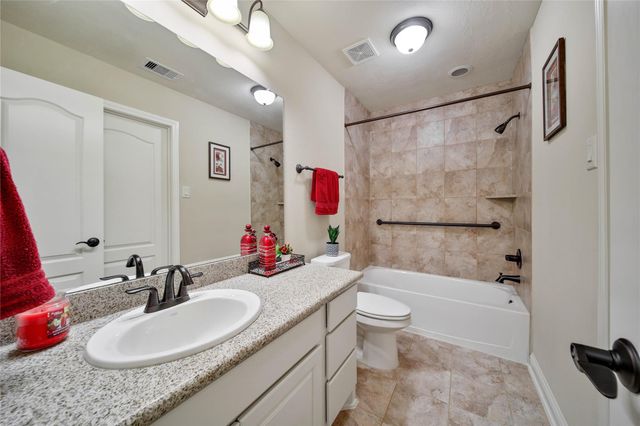 28946 Village Trail, Magnolia, TX 77355