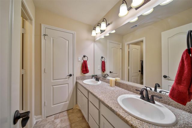 28946 Village Trail, Magnolia, TX 77355