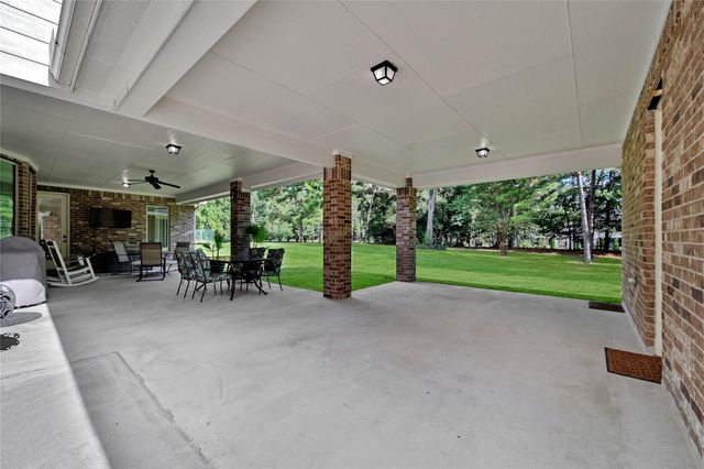 28946 Village Trail, Magnolia, TX 77355