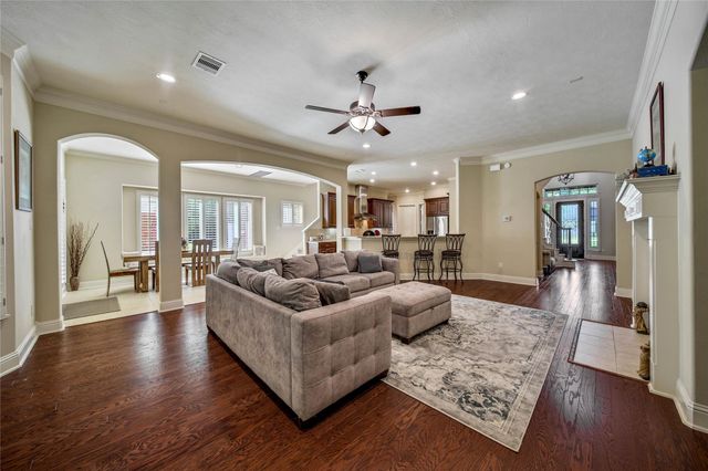 28946 Village Trail, Magnolia, TX 77355