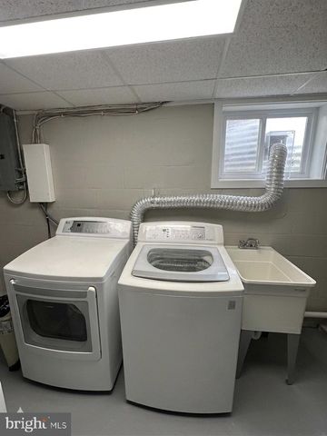 907 E MEADOWS CT, Oxon Hill, MD 20745