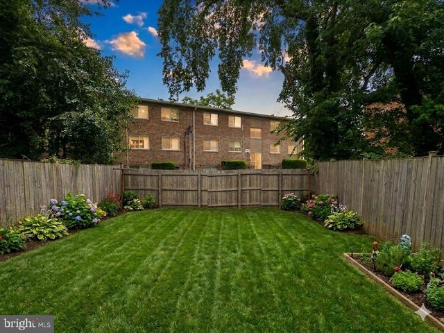 907 E MEADOWS CT, Oxon Hill, MD 20745