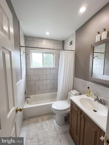 907 E MEADOWS CT, Oxon Hill, MD 20745