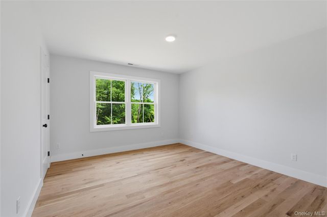 240 Mahopac Avenue, Yorktown Heights, NY 10598