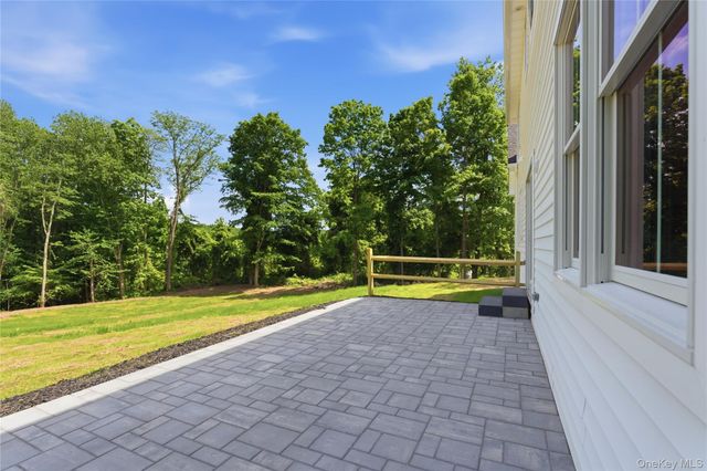 240 Mahopac Avenue, Yorktown Heights, NY 10598