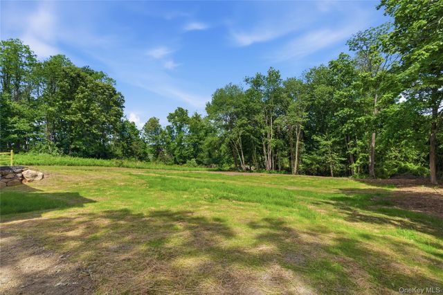 240 Mahopac Avenue, Yorktown Heights, NY 10598