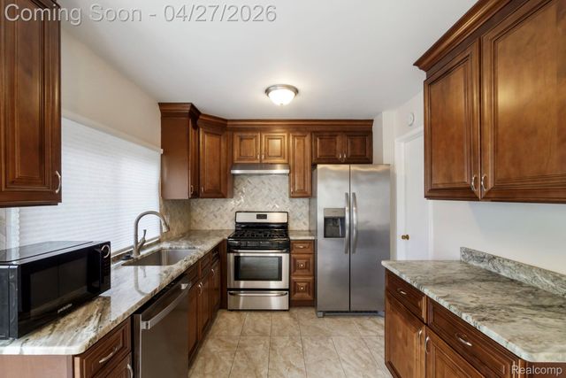 36614 Park Place Drive 68, Sterling Heights, MI 48310