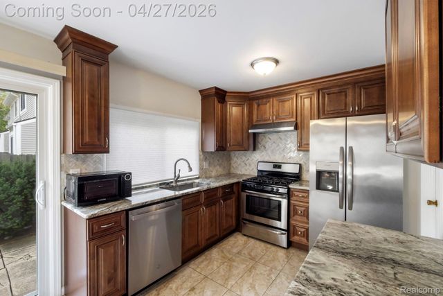 36614 Park Place Drive 68, Sterling Heights, MI 48310