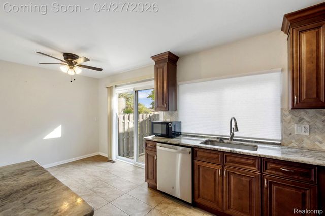 36614 Park Place Drive 68, Sterling Heights, MI 48310