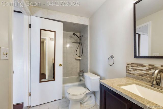 36614 Park Place Drive 68, Sterling Heights, MI 48310